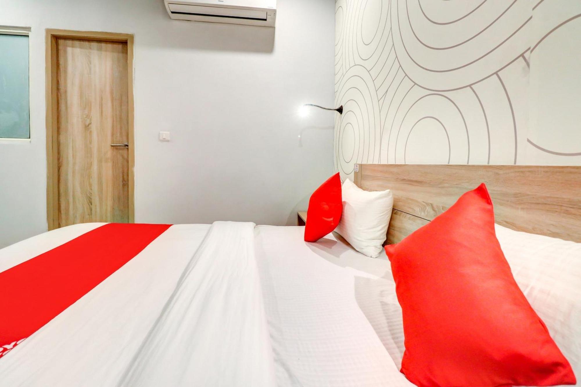 Hotel O Jps Grand Hotel New Delhi Exterior photo